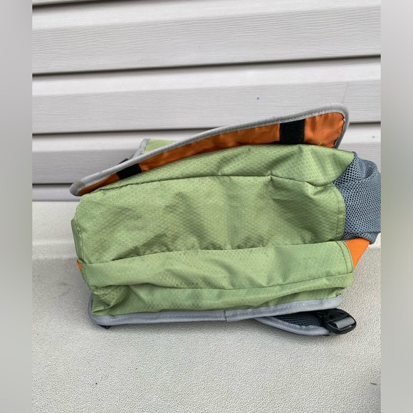 High Sierra one shoulder backpack - Picture 3 of 12